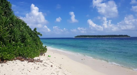 Hulhudhuffaaru Beach