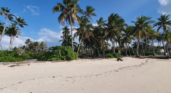 Hathifushi beach