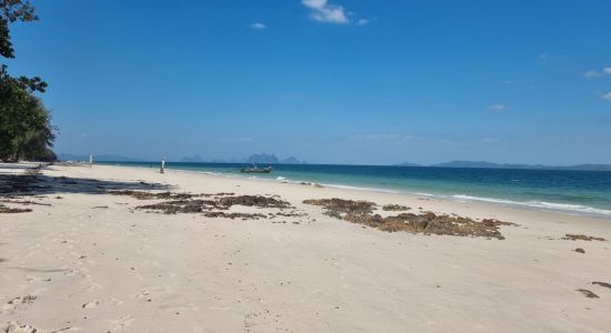 Ko Naka Yai Beach